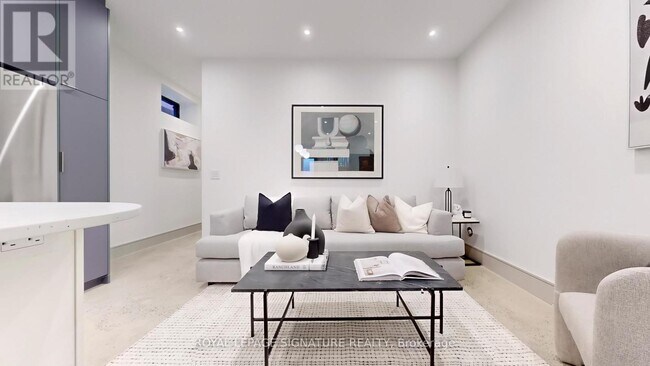 82 Gough Ave in Toronto, ON - Building Photo - Building Photo