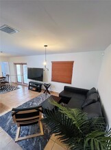1735 SW 25th Ave in Fort Lauderdale, FL - Building Photo - Building Photo