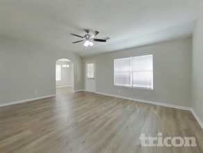 224 Kellyn Ct in Conroe, TX - Foto de edificio - Building Photo