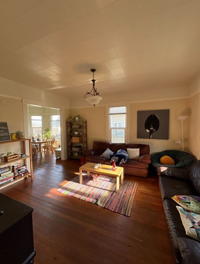 1217 Billy Frank Jr. St in Bellingham, WA - Building Photo - Building Photo