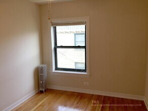 4838 N Wolcott Ave, Unit 3B in Chicago, IL - Foto de edificio - Building Photo