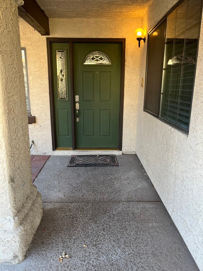 3121 La Mancha Way in Henderson, NV - Building Photo - Building Photo