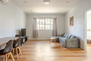 1384 Ridge Ave in Philadelphia, PA - Building Photo