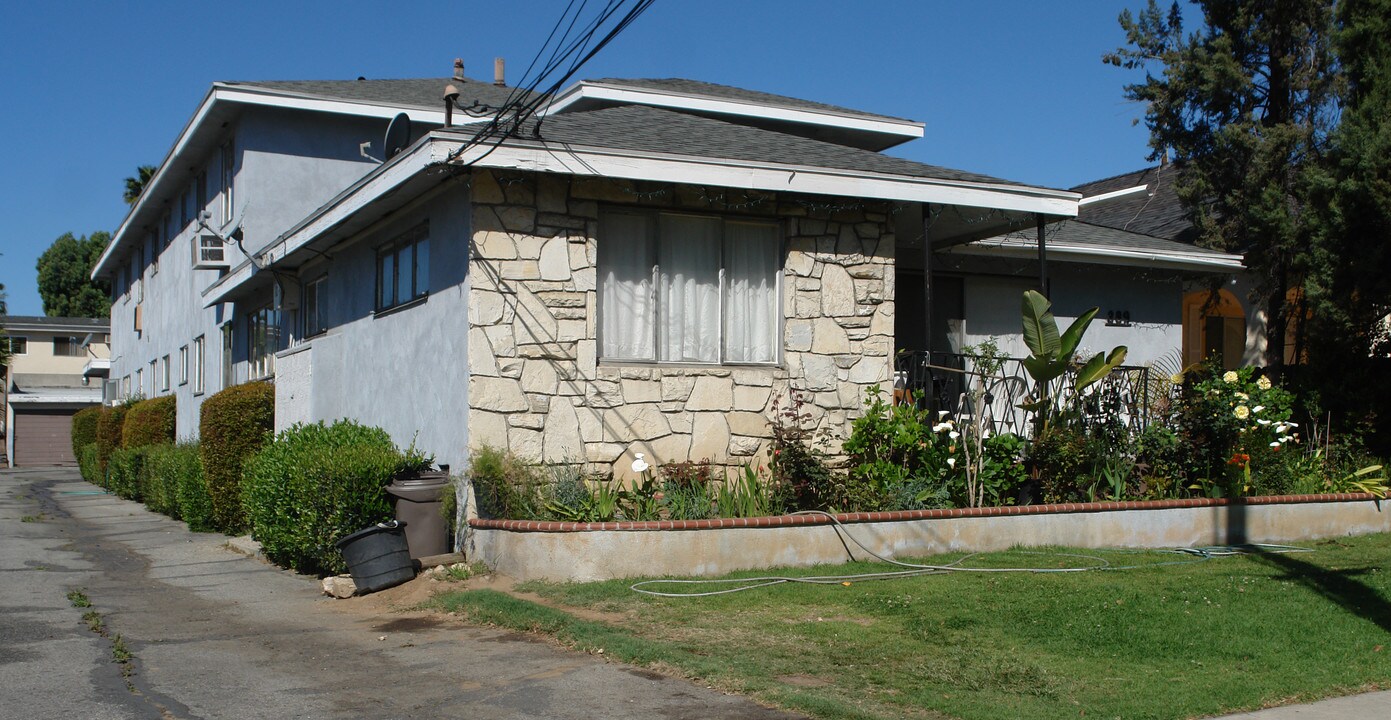 389 Oakland Ave in Pasadena, CA - Building Photo