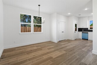 123 S Virginia St in La Porte, TX - Building Photo - Building Photo