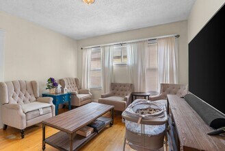 79-81-81 Vernon St in Waltham, MA - Building Photo - Building Photo