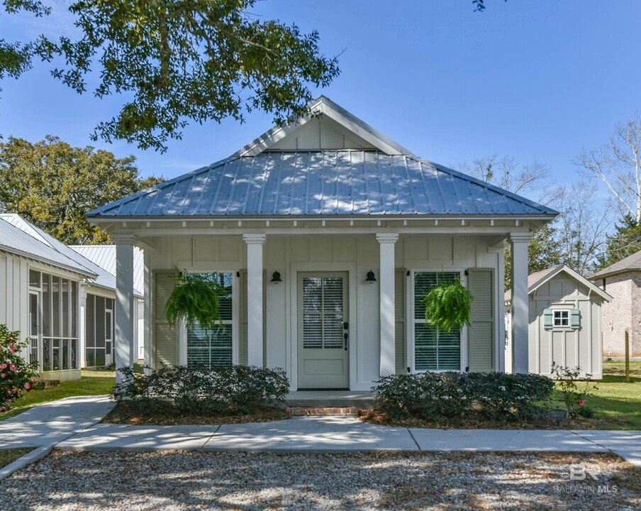 1695 Guarisco St in Daphne, AL - Foto de edificio