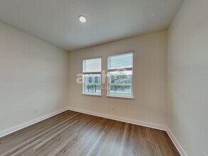 2543 Feather Crst Dr in St. Cloud, FL - Building Photo - Building Photo