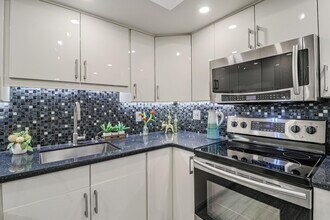 5132 N 31st Way-Unit -138 in Phoenix, AZ - Foto de edificio - Building Photo