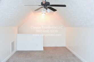 658 Copper Creek Dr in Raeford, NC - Building Photo - Building Photo