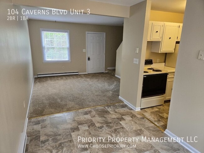 104 Caverns Blvd in Grottoes, VA - Building Photo - Building Photo