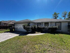 3285 Avalon Dr in Green Cove Springs, FL - Building Photo