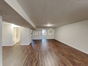 337 Karst Cir in Ashville, OH - Building Photo - Building Photo