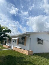 4903 NW 42nd Ave in Tamarac, FL - Building Photo - Building Photo