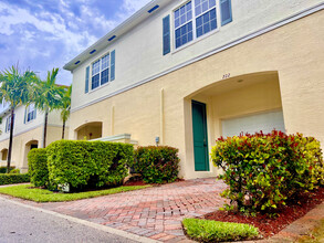 722 SW 1st Way in Pompano Beach, FL - Building Photo - Building Photo