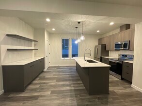 23003 58th Ave W in Mountlake Terrace, WA - Building Photo - Building Photo