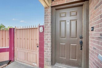 2122 Mallorca Dr in Laredo, TX - Building Photo - Building Photo