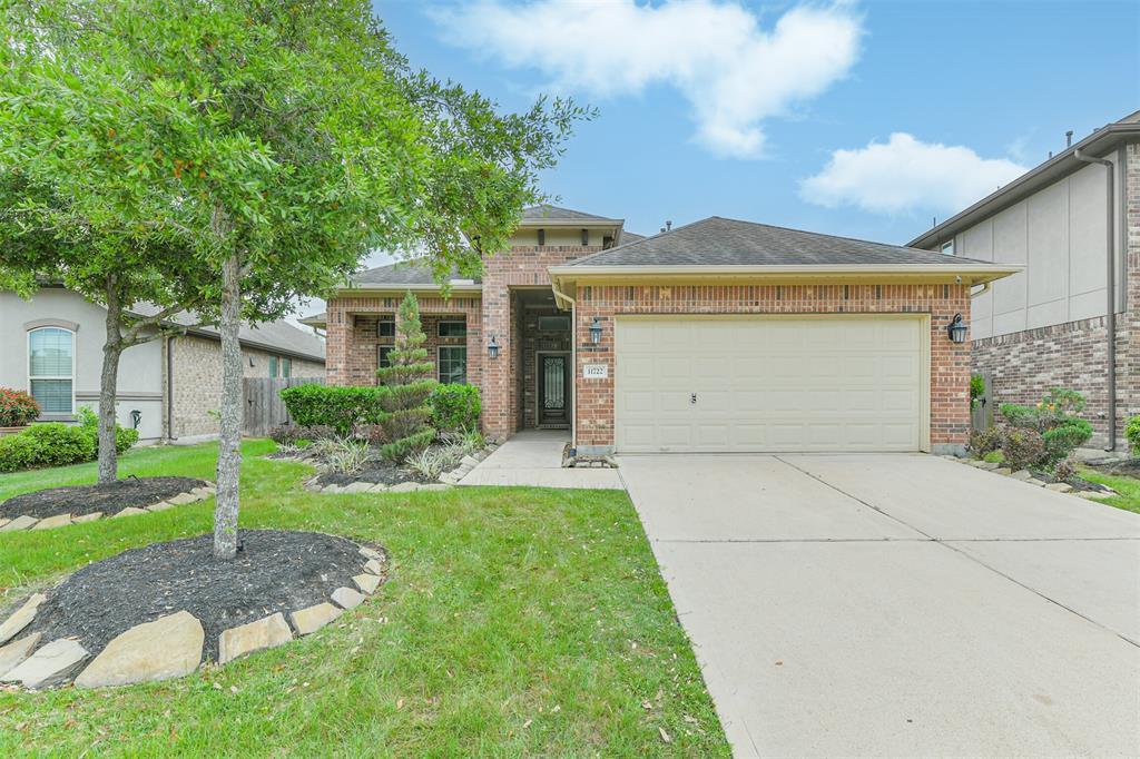 11722 E Streamertail Cir in Houston, TX - Building Photo