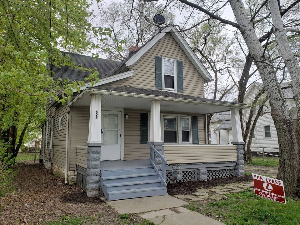 409 W 22nd St in Lorain, OH - Building Photo