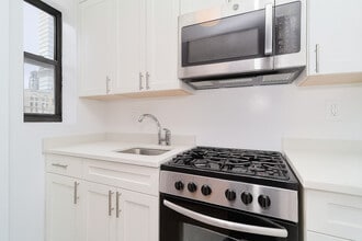 852 Amsterdam Ave in New York, NY - Foto de edificio - Building Photo