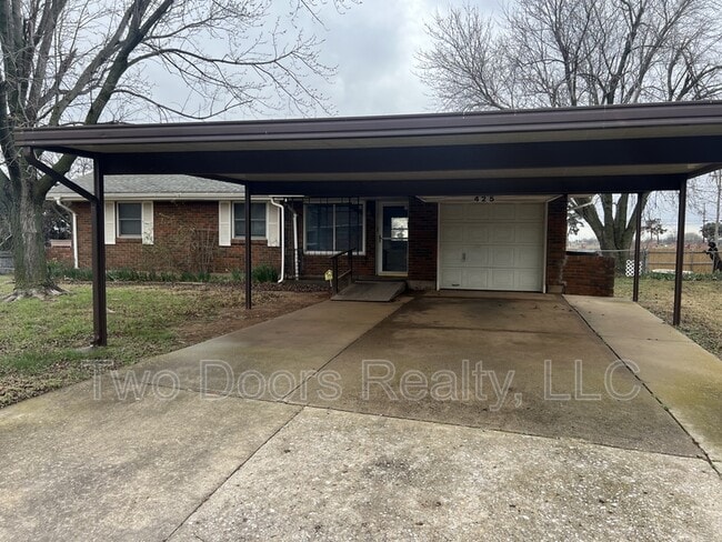 425 S Dallas Ave in Moore, OK - Building Photo - Building Photo