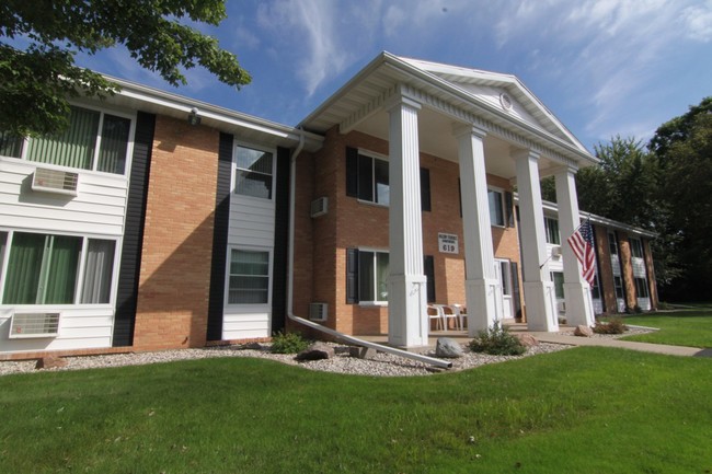 Hilltop in Marshfield, WI - Foto de edificio - Building Photo