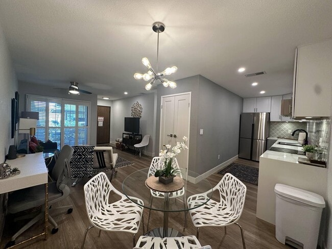 property at 2801 Los Felices Cir E