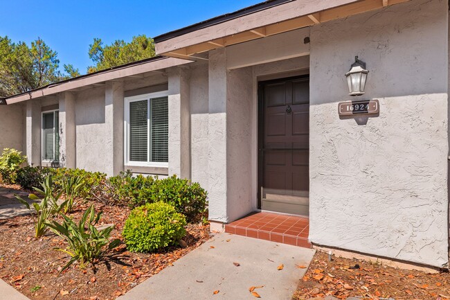 16924 Caminito Santico in San Diego, CA - Building Photo - Building Photo