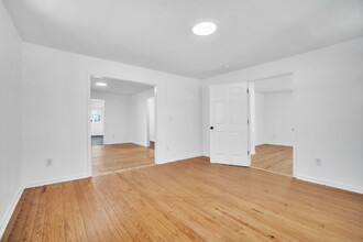 140 Trammell Rd in Marietta, SC - Foto de edificio - Building Photo