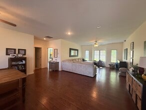 300 SW Bordeaux Ct in Bentonville, AR - Building Photo - Building Photo