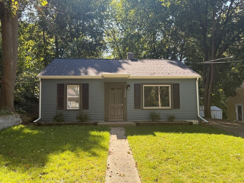 1520 Beacon St in Kalamazoo, MI - Building Photo