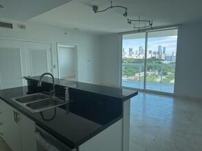 1401 SW 22nd St, Unit Coral Sea View Unit 1003 in Miami, FL - Building Photo - Building Photo