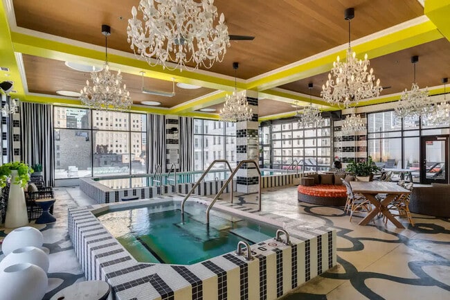 309 Vine St in Cincinnati, OH - Foto de edificio - Building Photo