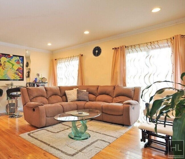 3165 Emmons Ave-Unit -2C in Brooklyn, NY - Building Photo - Building Photo