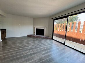 5070 Kester in Sherman Oaks, CA - Building Photo - Building Photo