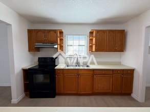 8307 Maple Ridge Dr in San Antonio, TX - Building Photo - Building Photo