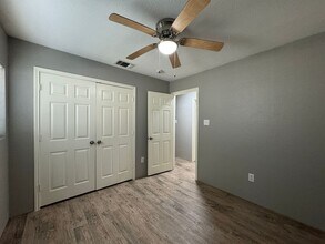 3814 Maverick Crk Rd in San Antonio, TX - Foto de edificio - Building Photo