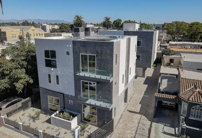 2636 Virginia Rd in Los Angeles, CA - Building Photo