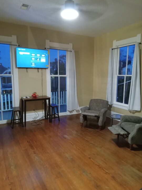 1116 Main St, Unit (FURNISHED) in Natchez, MS - Foto de edificio