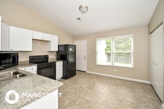 6631 Hunters Creek Blvd in Louisville, KY - Foto de edificio - Building Photo