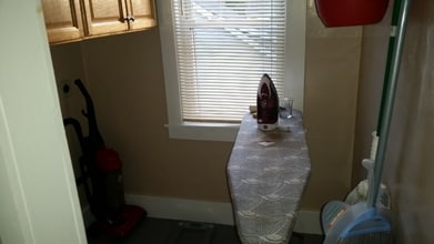 6 Gaugh St in Easthampton, MA - Building Photo - Building Photo