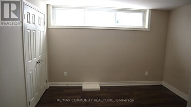 24 Tralee Ave in Toronto, ON - Building Photo - Building Photo