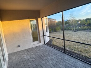 7796 Lakes Edge Ln in Port Charlotte, FL - Foto de edificio - Building Photo