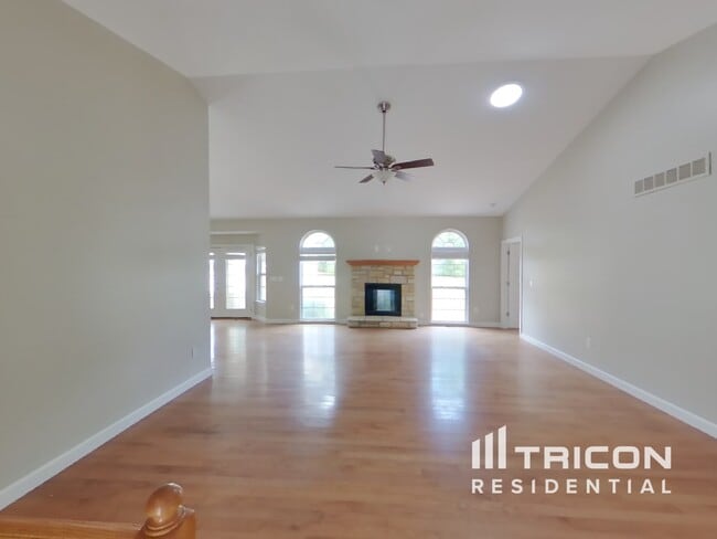 1125 Winter Lake Dr in Fenton, MO - Building Photo - Building Photo