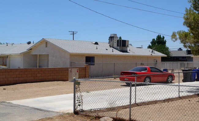 20450 Otoe Rd in Apple Valley, CA - Building Photo - Building Photo