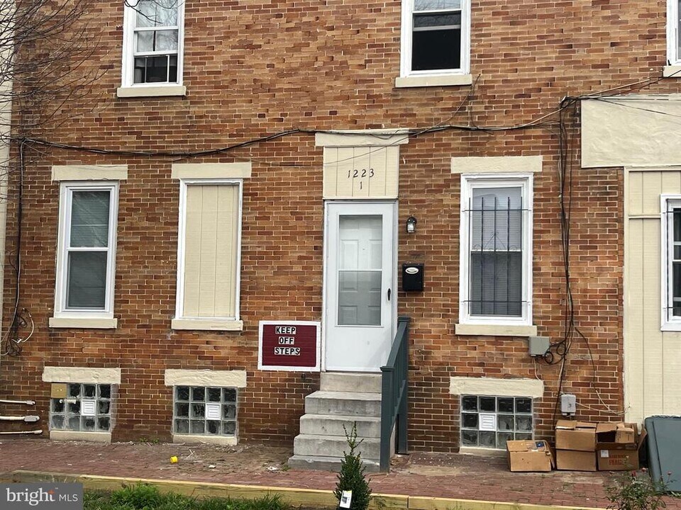 1223 S 10th St in Camden, NJ - Building Photo
