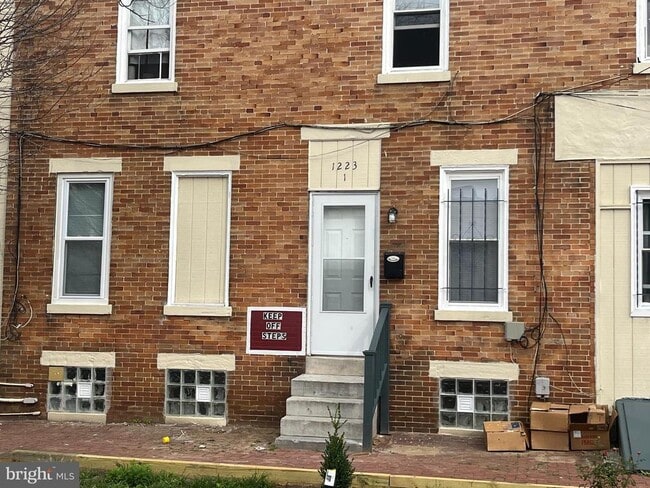 property at 1223 S 10th St