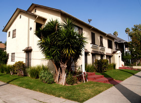 802-804 1/2 N. Spurgeon S Apartments