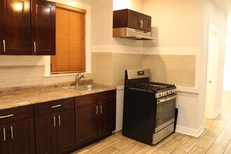 224 Bayview Ave in Jersey City, NJ - Building Photo - Building Photo