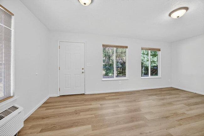 505 NW D St in Grants Pass, OR - Building Photo - Building Photo
